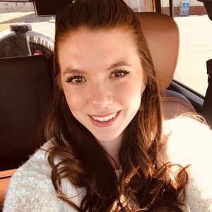 Meet your Posher, Elizabeth